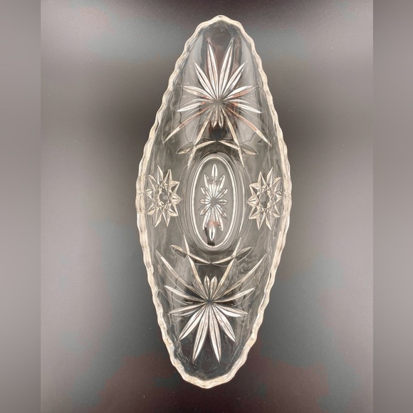 Vintage, Starburst Oblong Candy Dish, Prescut Clear Glass, by Anchor Hocking - Picture 4 of 7